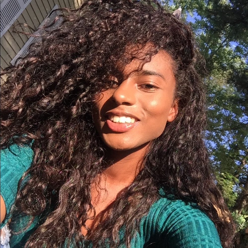 Meet your Posher, Jade